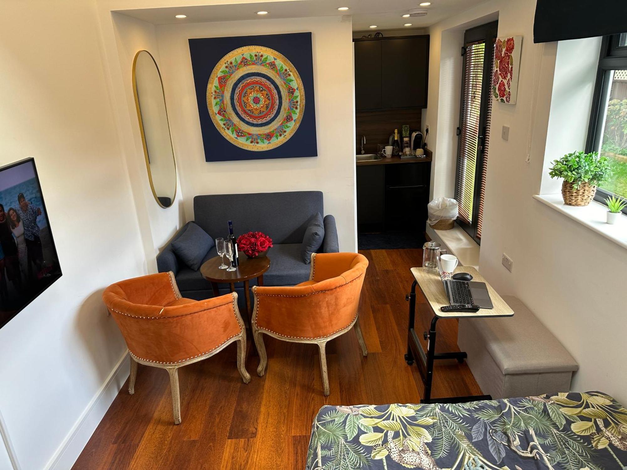 Bespoke Gallery Guesthouse 헨던 외부 사진