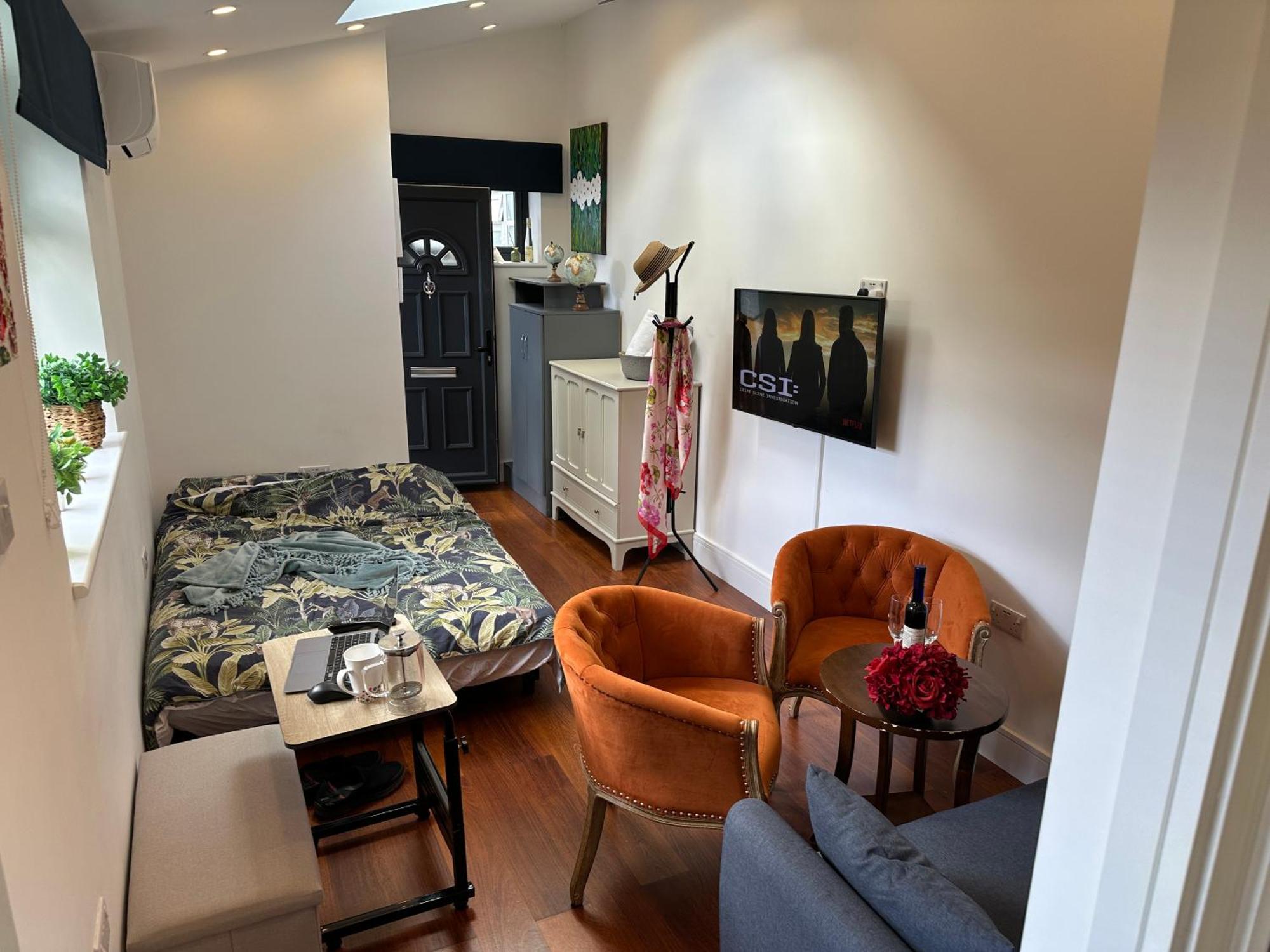 Bespoke Gallery Guesthouse 헨던 외부 사진