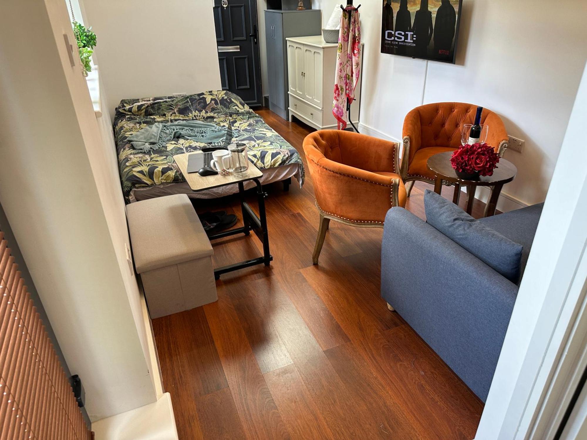 Bespoke Gallery Guesthouse 헨던 외부 사진