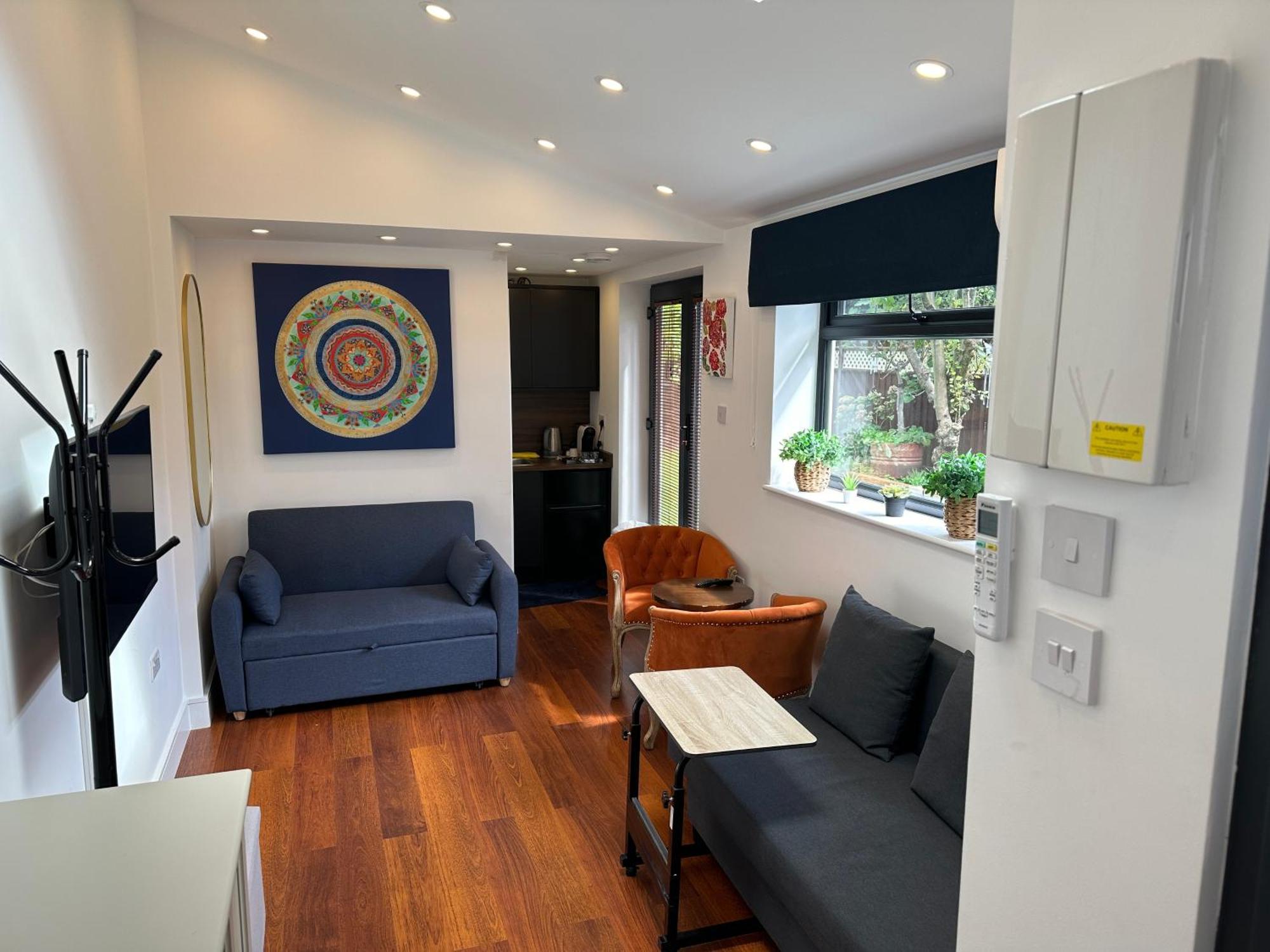 Bespoke Gallery Guesthouse 헨던 외부 사진
